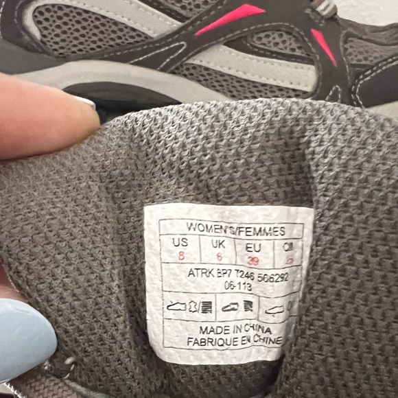 The North Face Women’s Hedgehog GTX Hiking Shoes - Gray With Pink Highli… - Picture 6 of 8